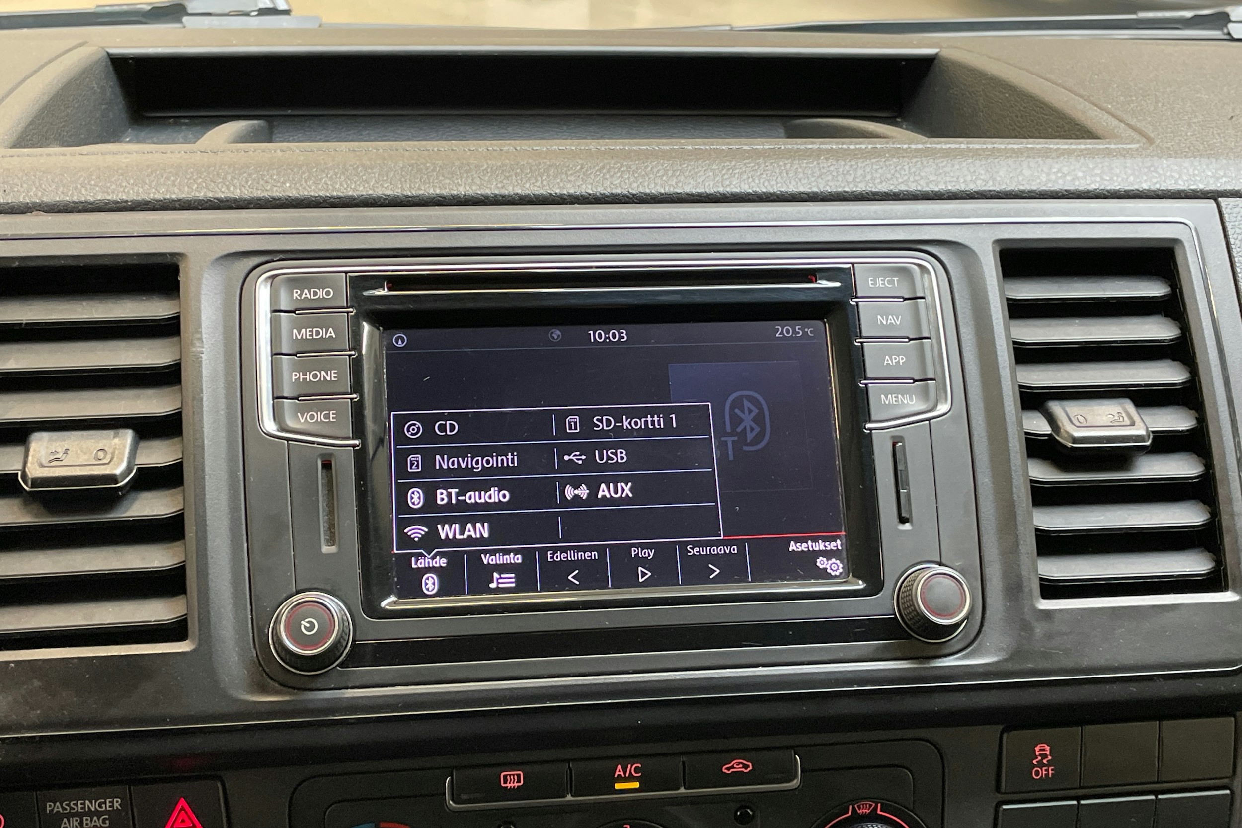 musta Volkswagen Transporter 2019 kuva 24.