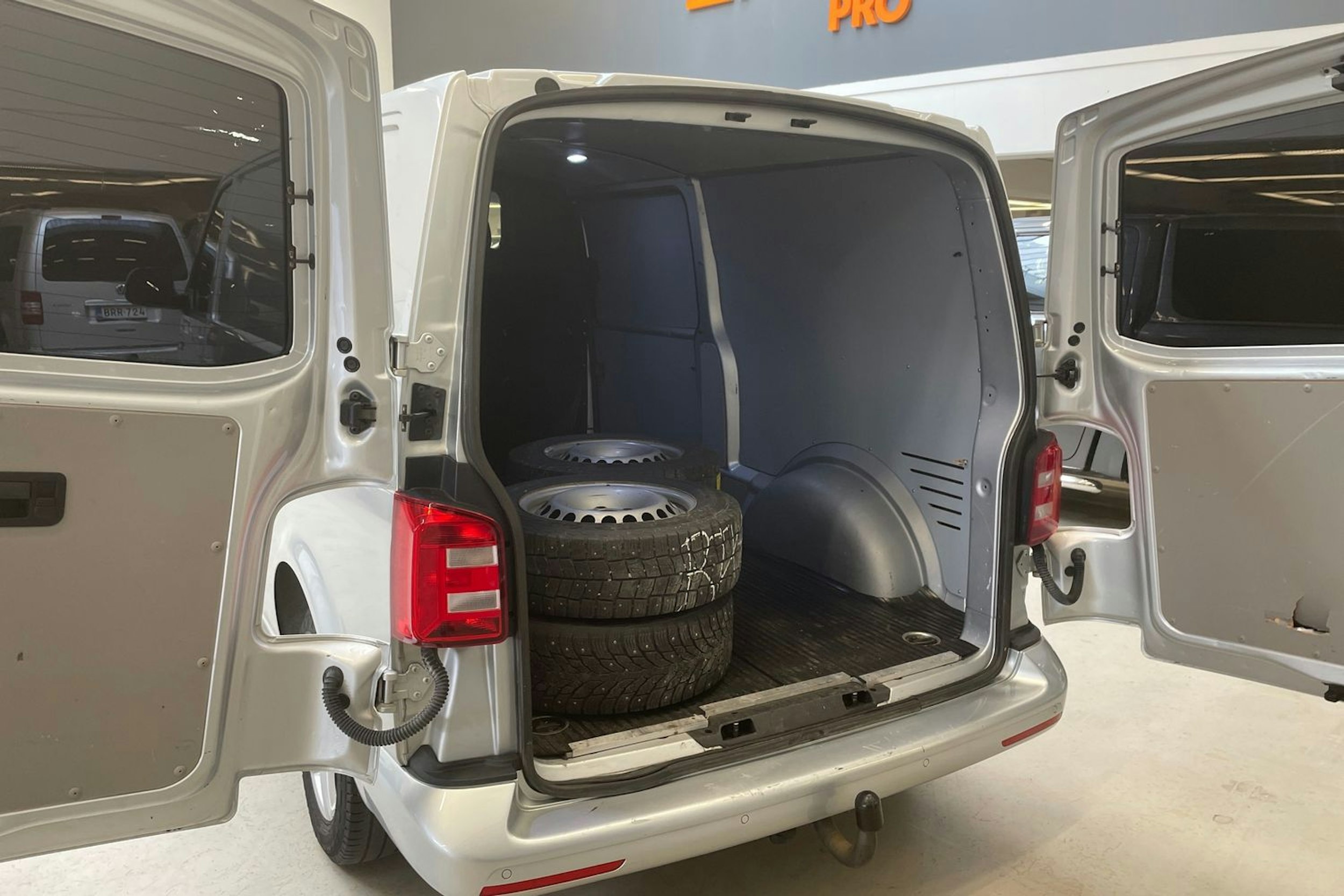 hopea Volkswagen Transporter 2019 kuva 15.