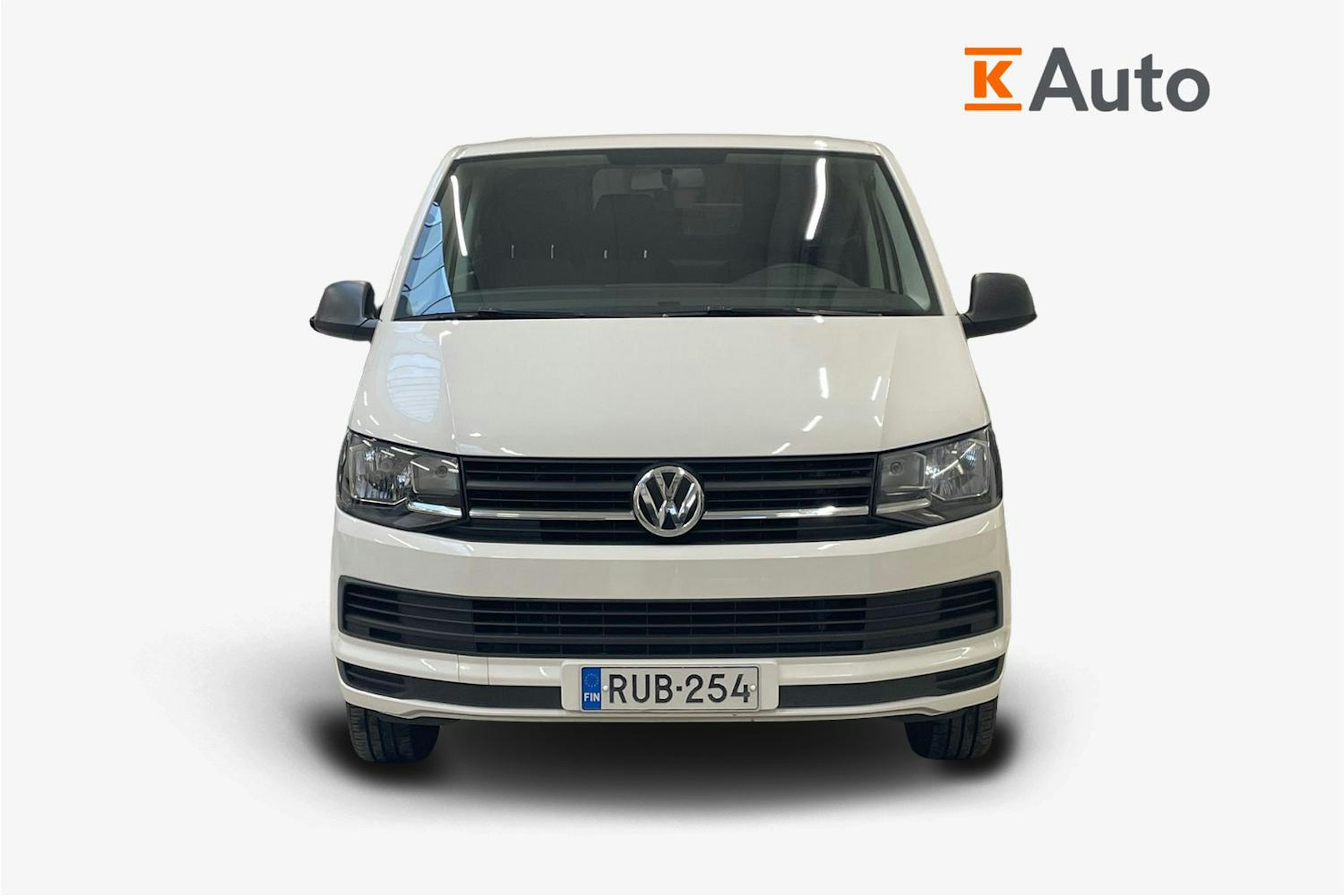 valkoinen Volkswagen Transporter 2019 kuva 5.