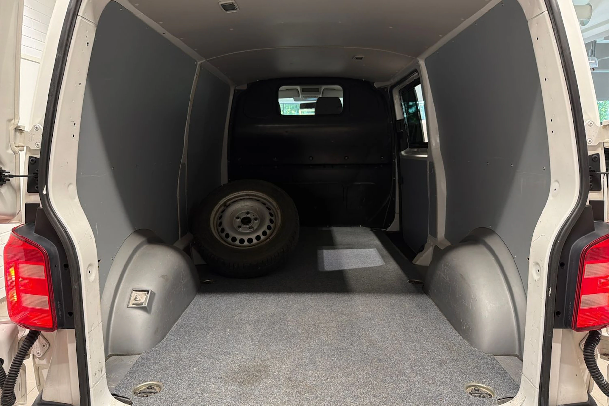 Valkoinen Volkswagen TRANSPORTER 2019 kuva 19.