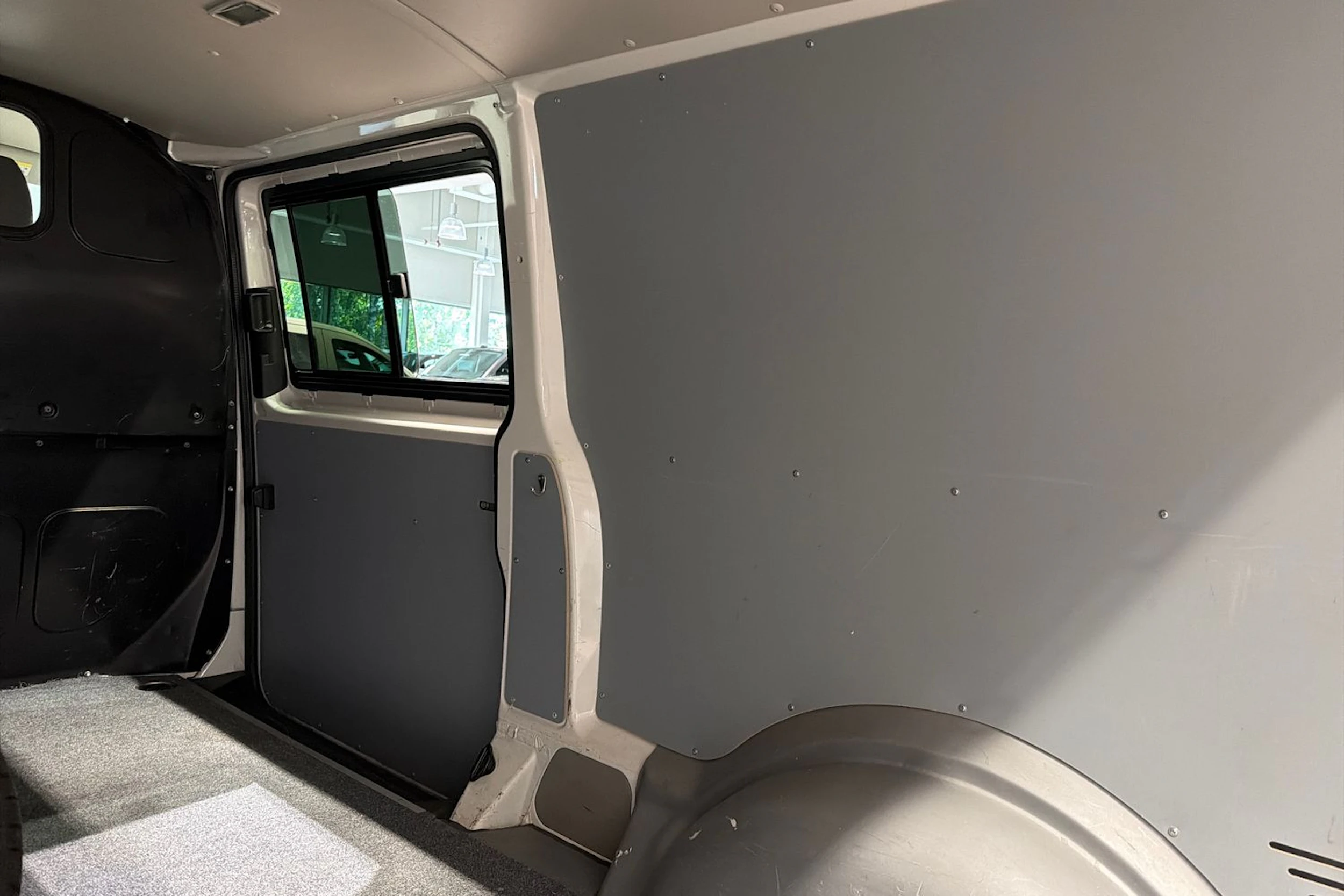 Valkoinen Volkswagen TRANSPORTER 2019 kuva 20.