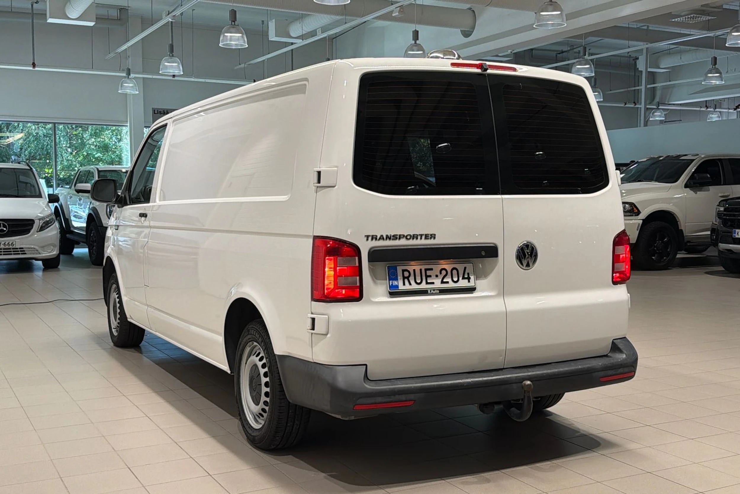 Valkoinen Volkswagen TRANSPORTER 2019 kuva 24.