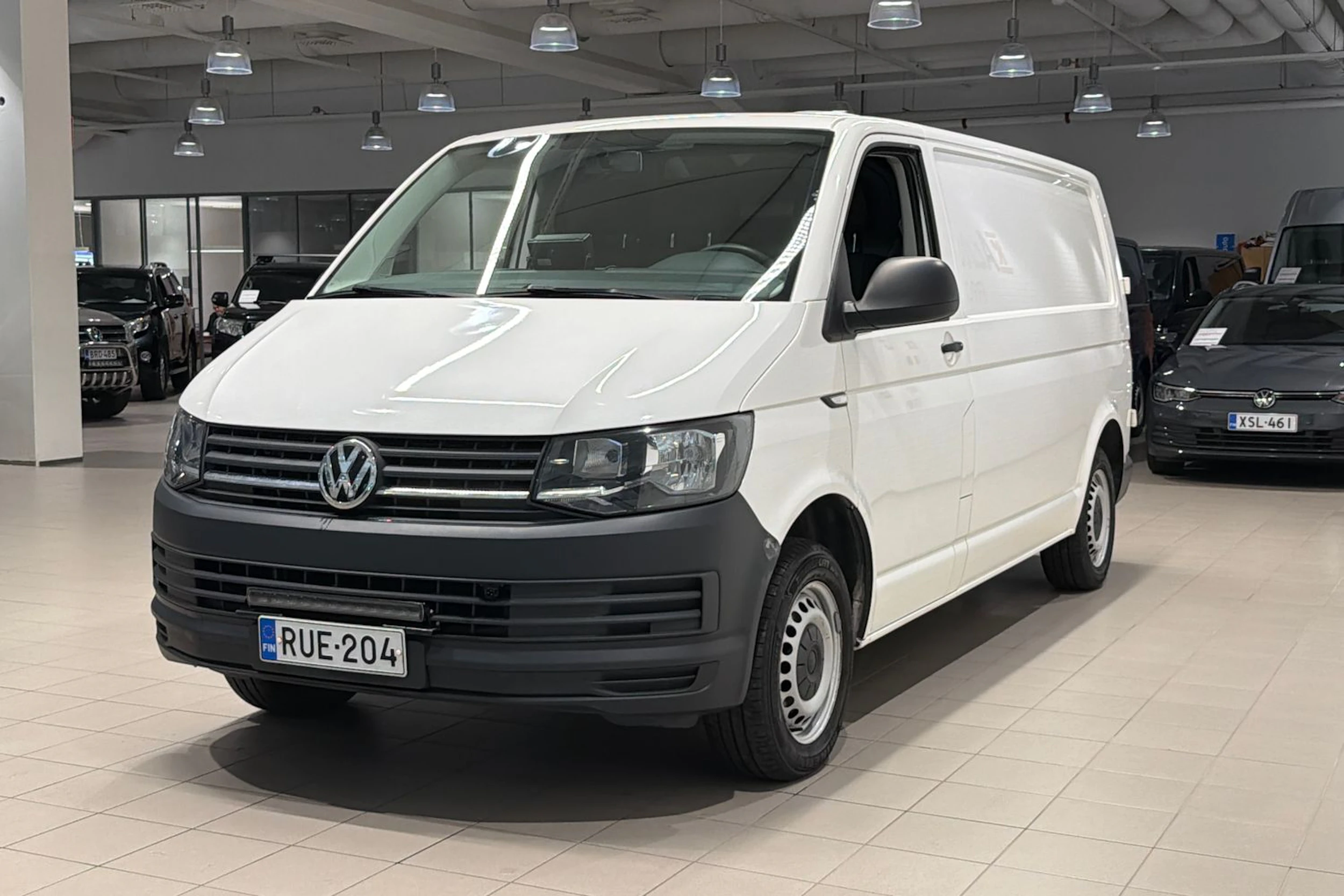 Valkoinen Volkswagen TRANSPORTER 2019 kuva 26.