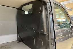 harmaa Volkswagen Transporter 2019 kuva 18.