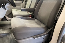 harmaa Volkswagen Transporter 2019 kuva 24.