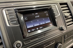 harmaa Volkswagen Transporter 2019 kuva 28.