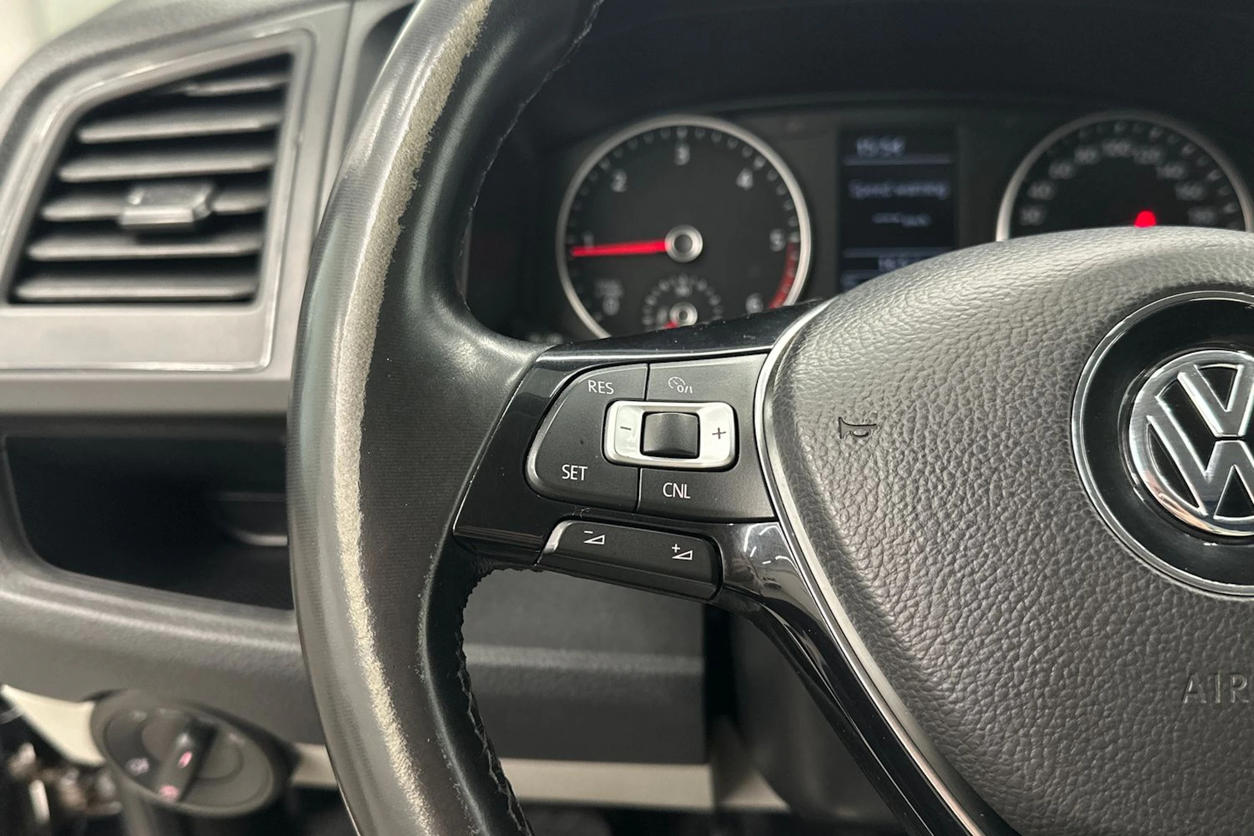 musta Volkswagen Transporter 2019 kuva 12.