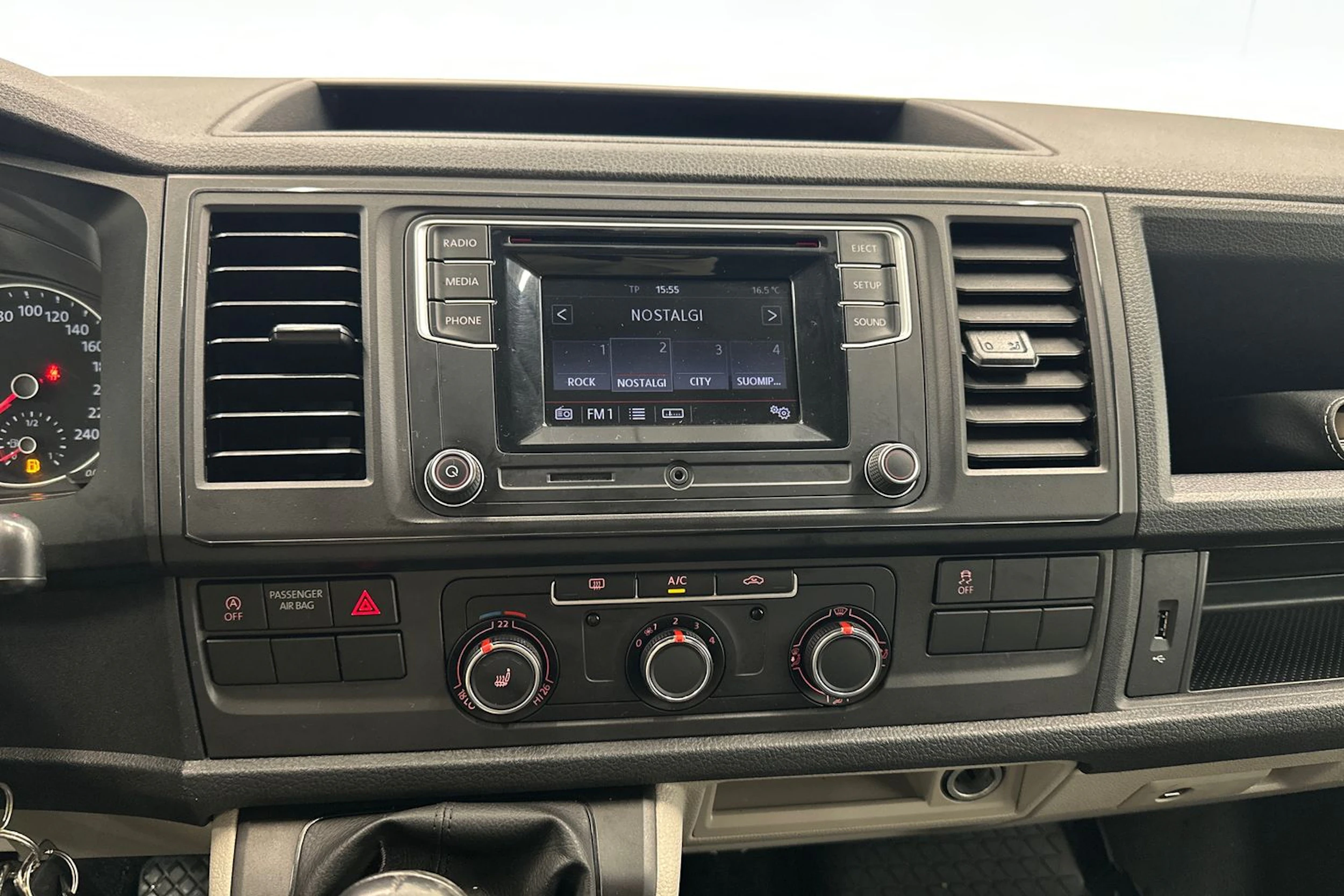 musta Volkswagen Transporter 2019 kuva 16.