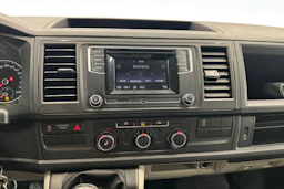 musta Volkswagen Transporter 2019 kuva 16.