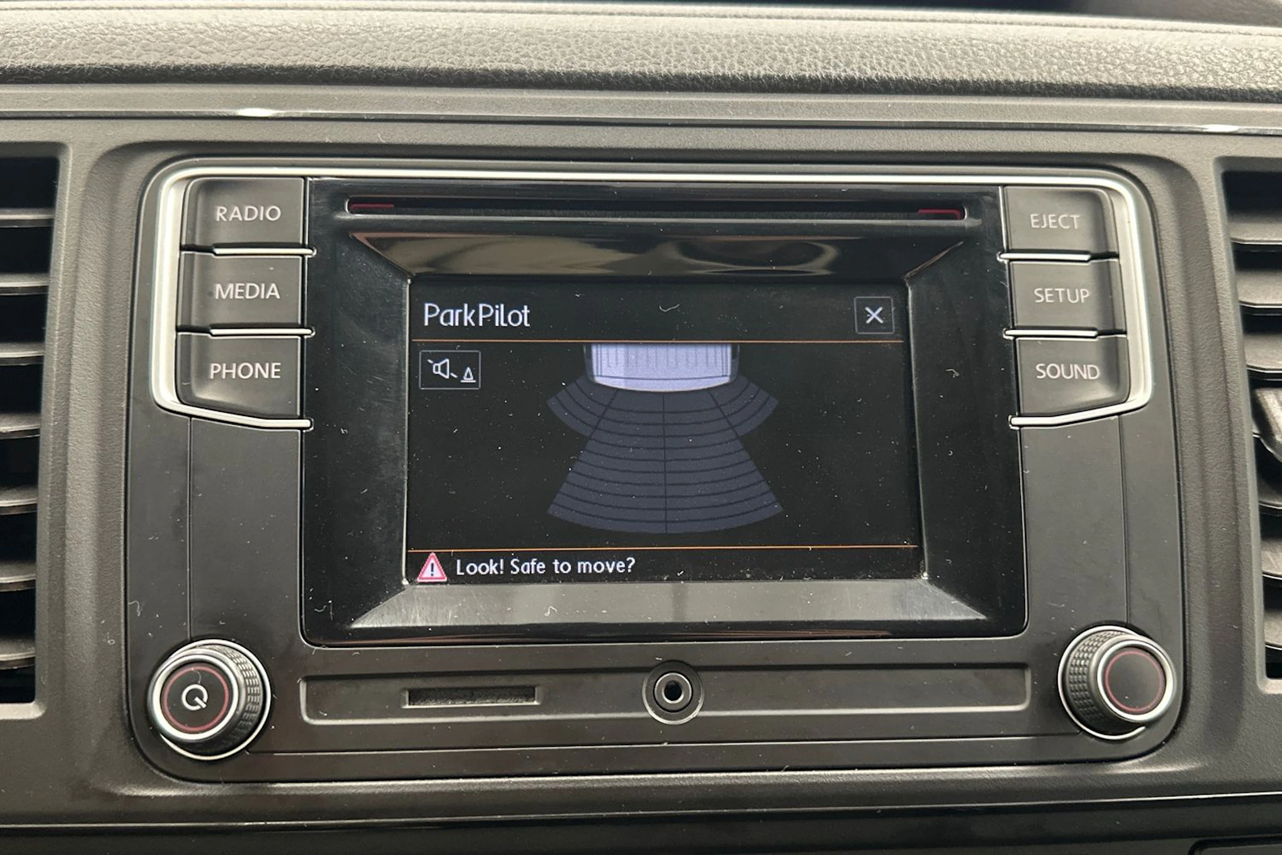 musta Volkswagen Transporter 2019 kuva 18.