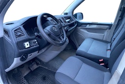 valkoinen Volkswagen Transporter 2019 kuva 3.