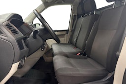 valkoinen Volkswagen Transporter 2019 kuva 8.