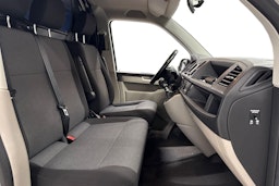 valkoinen Volkswagen Transporter 2019 kuva 11.