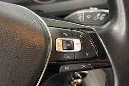 valkoinen Volkswagen Transporter 2019 kuva 17.