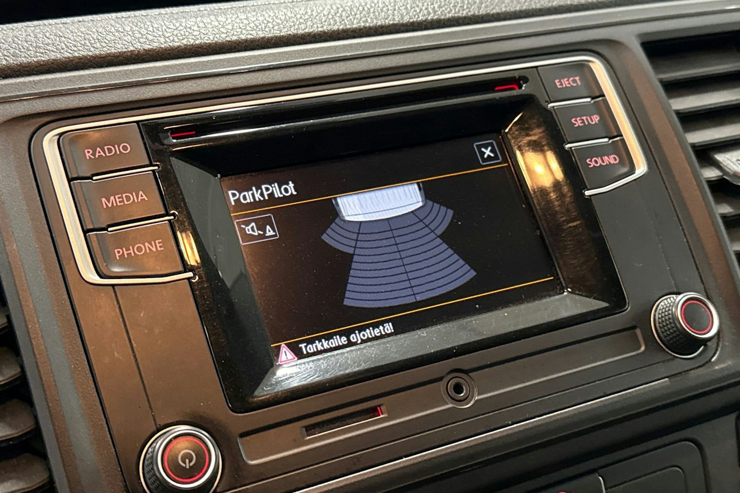 valkoinen Volkswagen Transporter 2019 kuva 19.