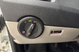 valkoinen Volkswagen Transporter 2019 kuva 21.