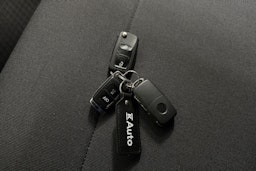 valkoinen Volkswagen Transporter 2019 kuva 23.