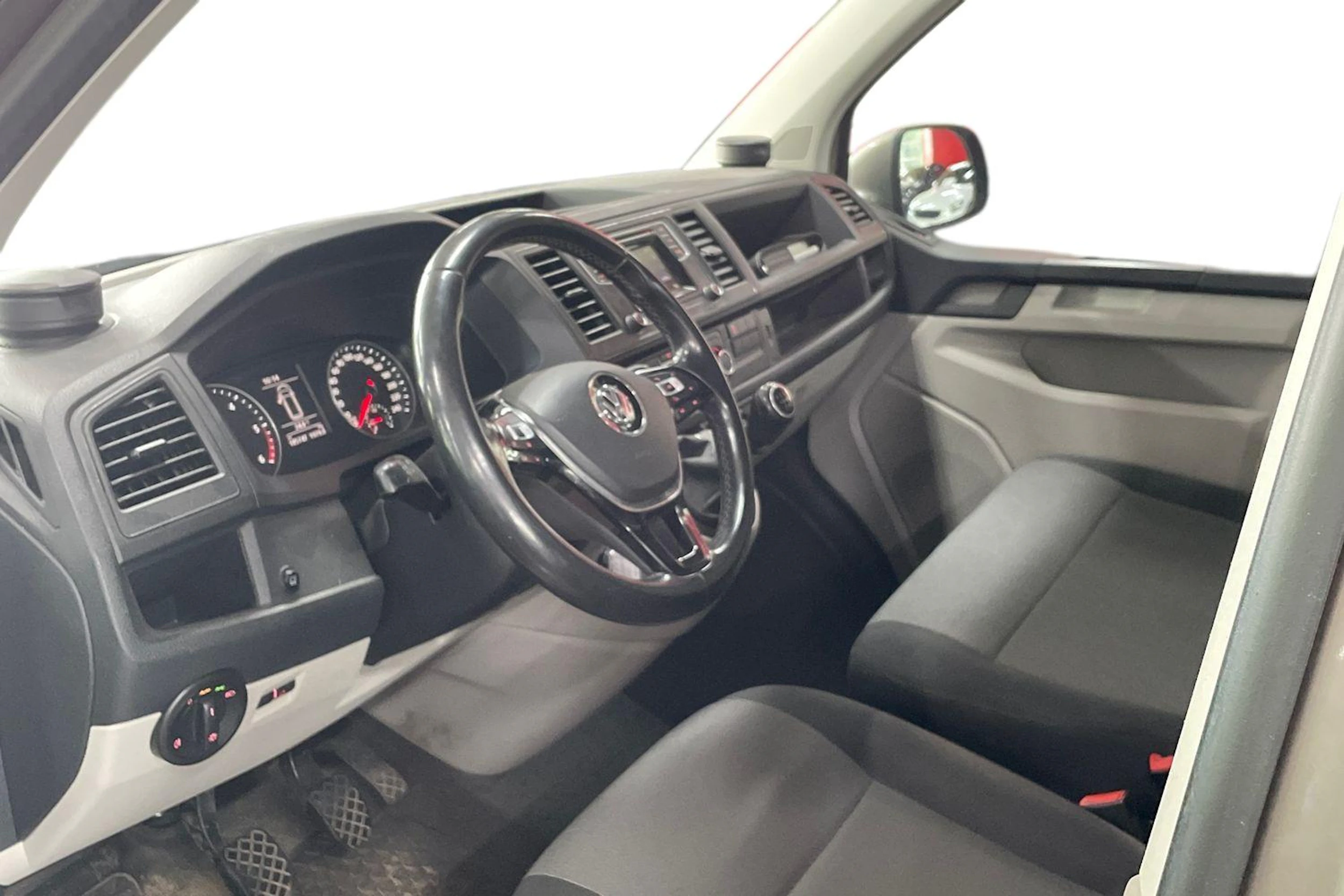Ruskea (beige) Volkswagen TRANSPORTER 2019 kuva 6.