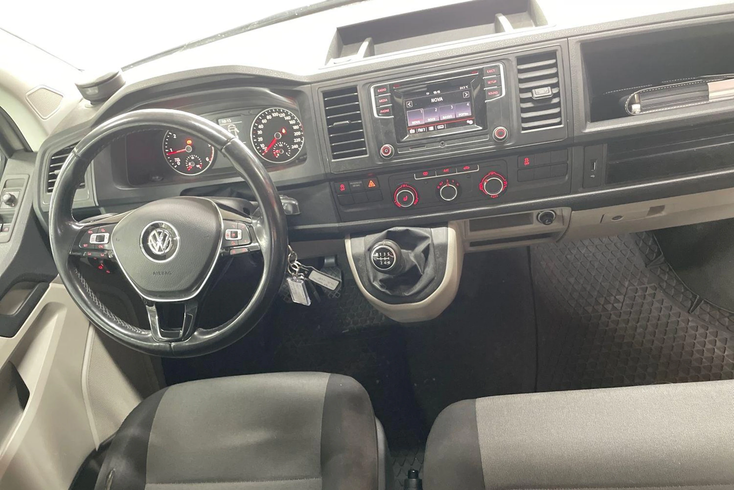 Ruskea (beige) Volkswagen TRANSPORTER 2019 kuva 7.