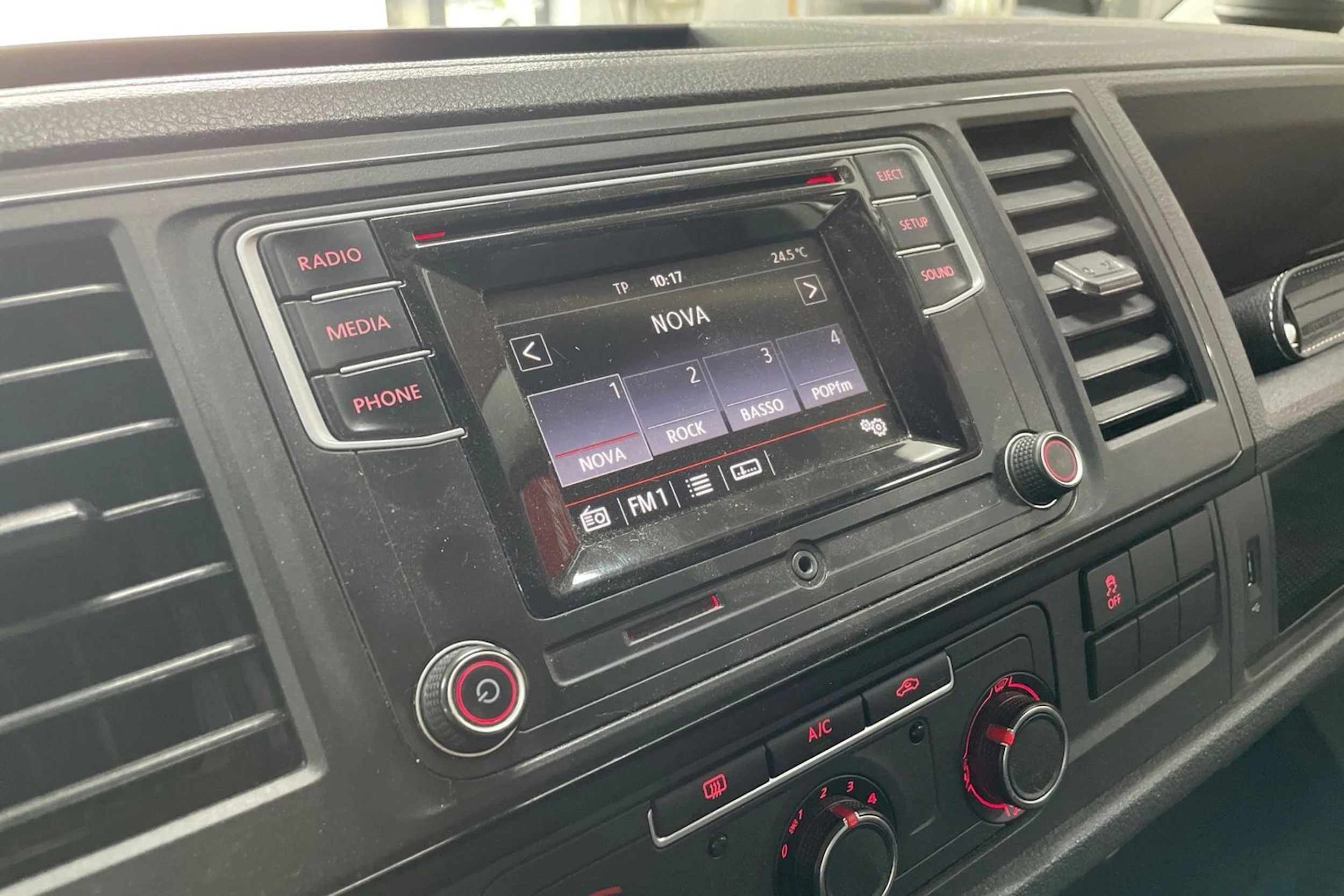 Ruskea (beige) Volkswagen TRANSPORTER 2019 kuva 15.