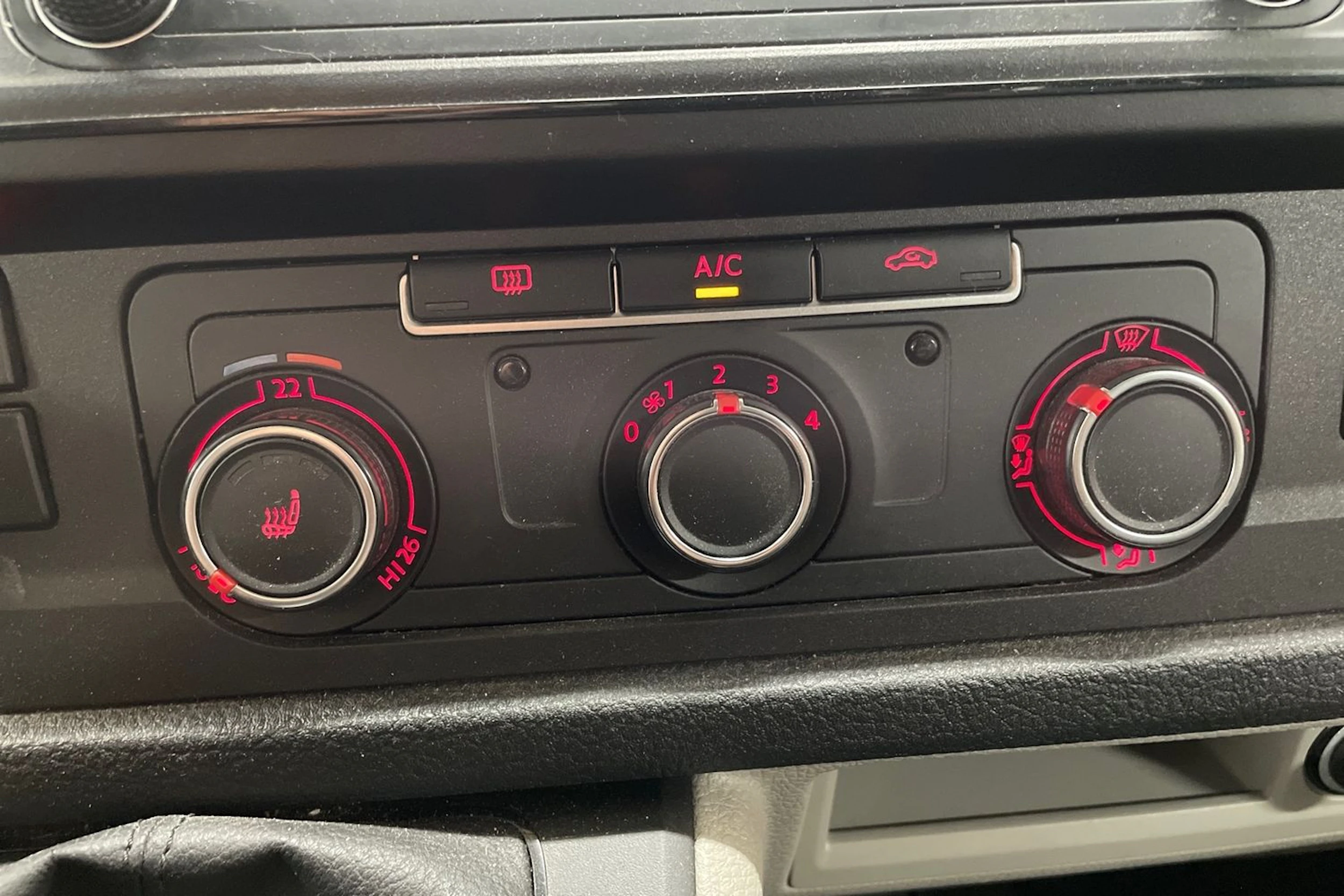 Ruskea (beige) Volkswagen TRANSPORTER 2019 kuva 16.