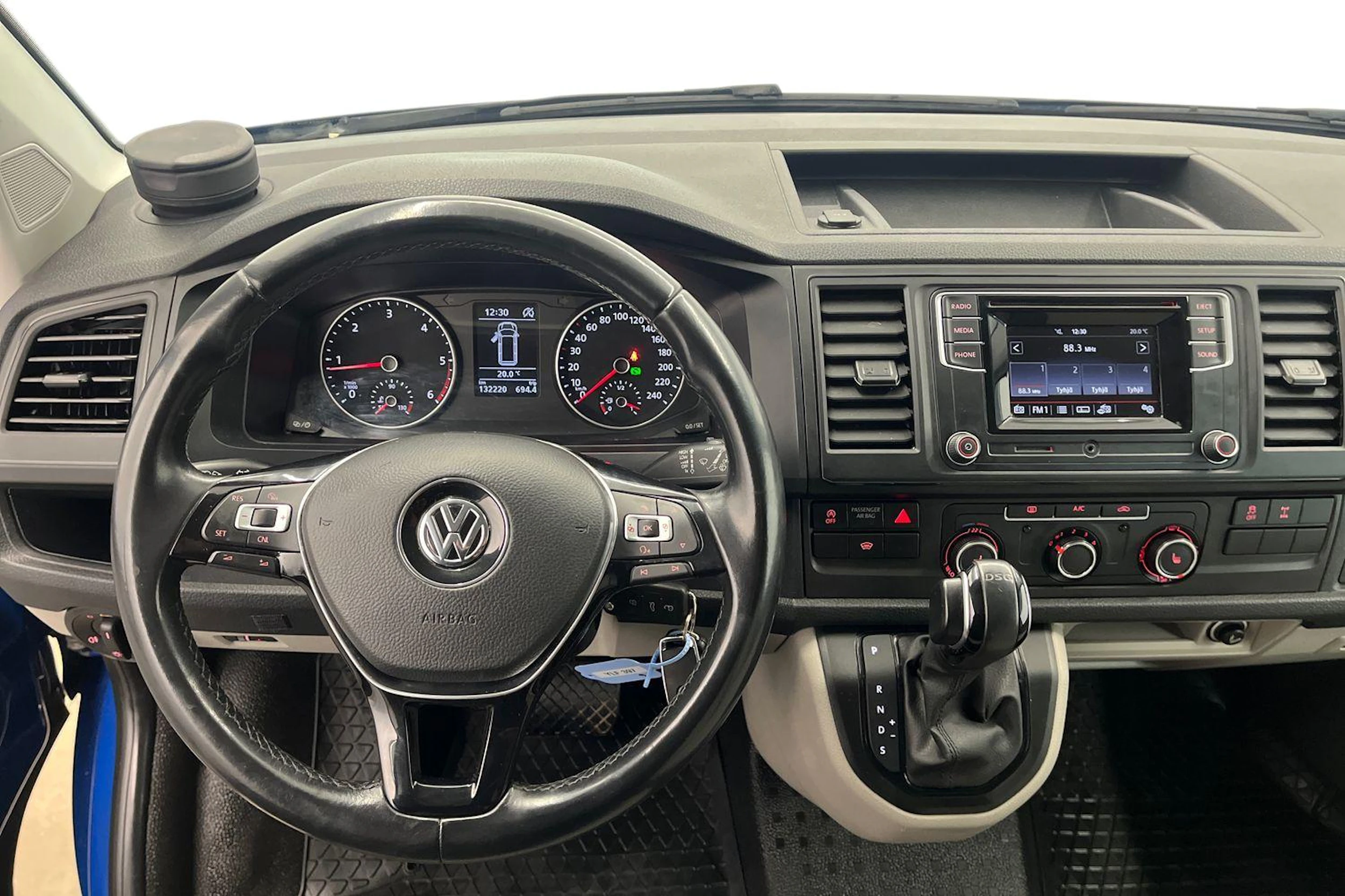 sininen Volkswagen Transporter 2019 kuva 9.