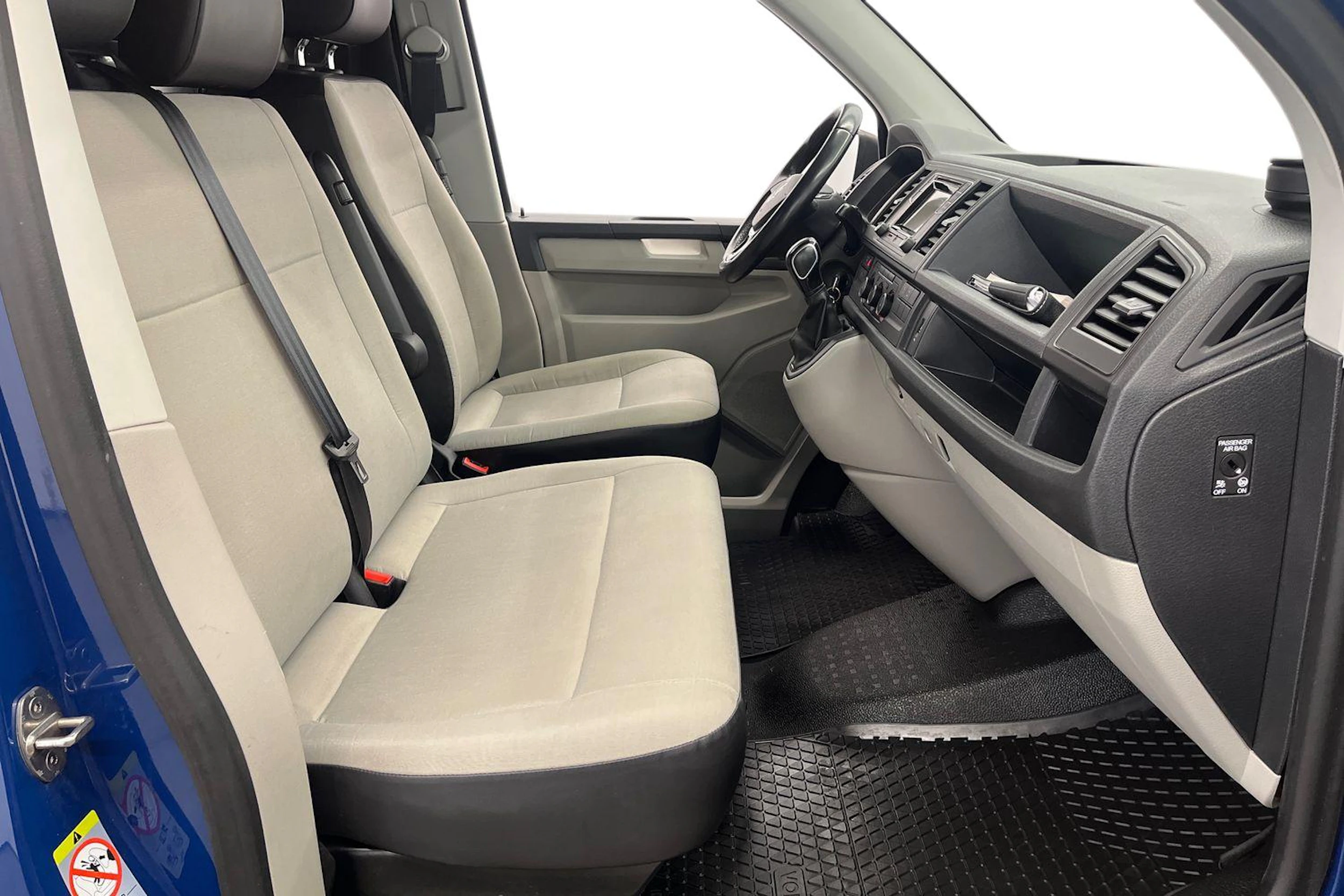 sininen Volkswagen Transporter 2019 kuva 11.