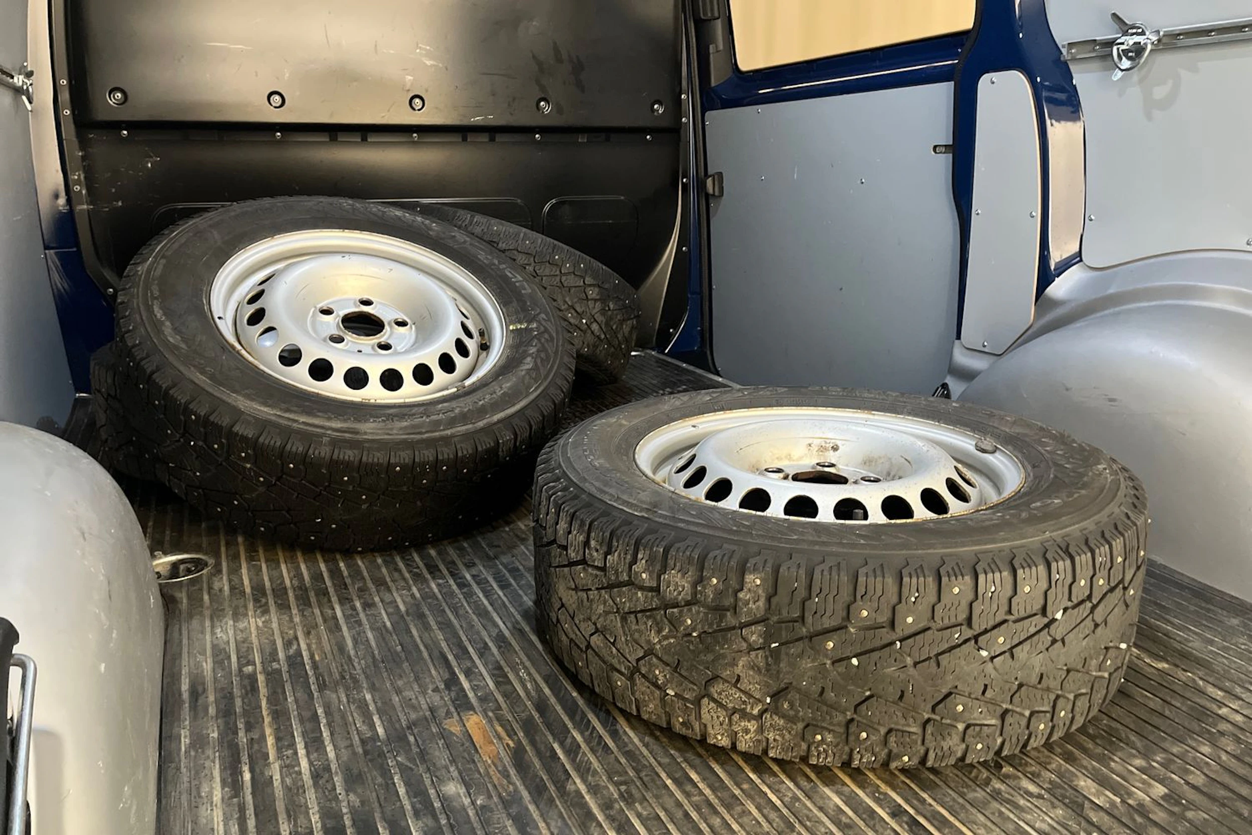 sininen Volkswagen Transporter 2019 kuva 16.