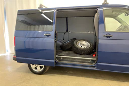 sininen Volkswagen Transporter 2019 kuva 17.