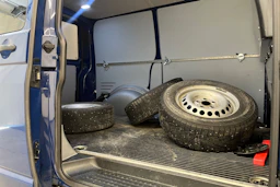 sininen Volkswagen Transporter 2019 kuva 18.