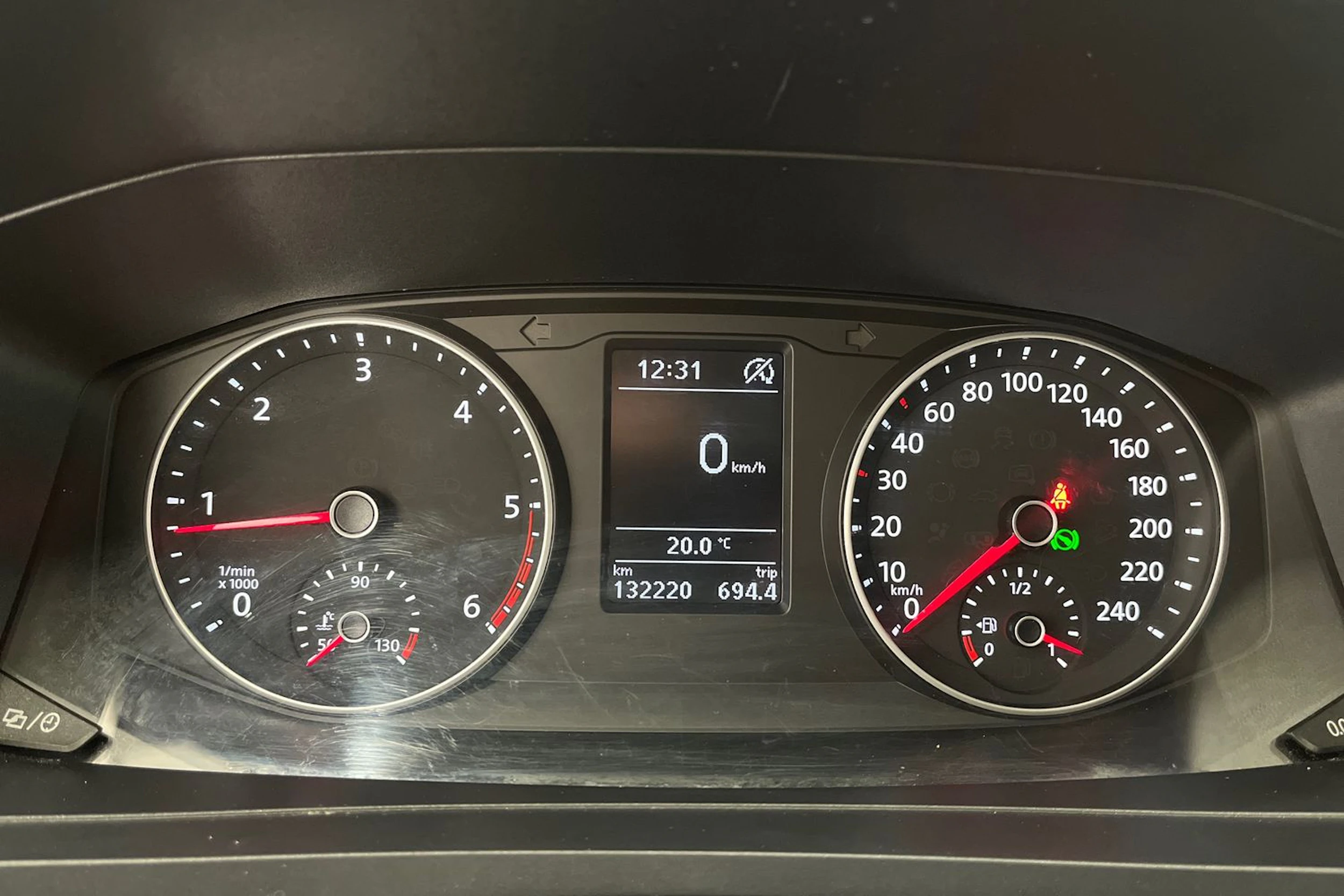 sininen Volkswagen Transporter 2019 kuva 26.