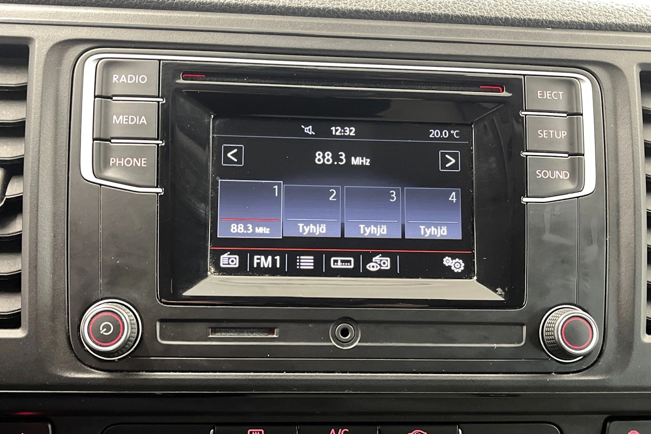 sininen Volkswagen Transporter 2019 kuva 29.