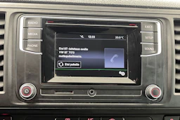 sininen Volkswagen Transporter 2019 kuva 31.