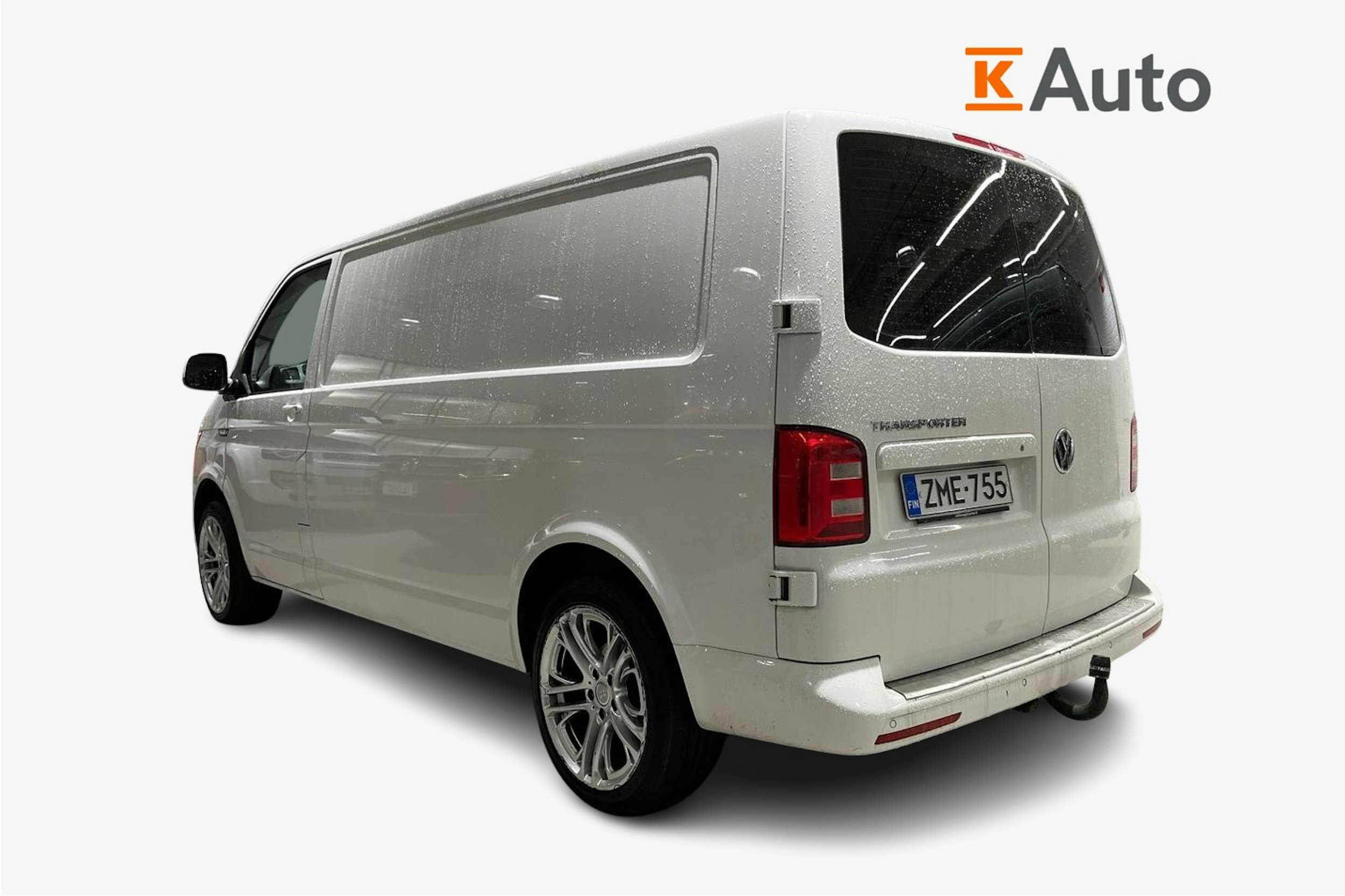 valkoinen Volkswagen Transporter 2019 kuva 2.