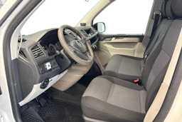 valkoinen Volkswagen Transporter 2019 kuva 8.