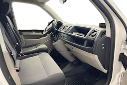 valkoinen Volkswagen Transporter 2019 kuva 9.