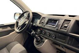 valkoinen Volkswagen Transporter 2019 kuva 11.
