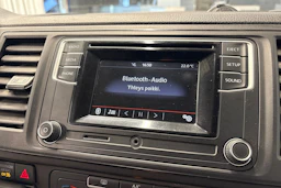 valkoinen Volkswagen Transporter 2019 kuva 21.