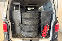 valkoinen Volkswagen Transporter 2019 kuva 25.