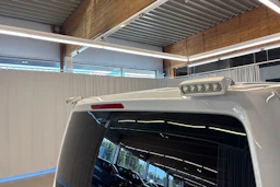 valkoinen Volkswagen Transporter 2019 kuva 27.