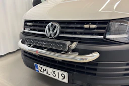 valkoinen Volkswagen Transporter 2019 kuva 29.