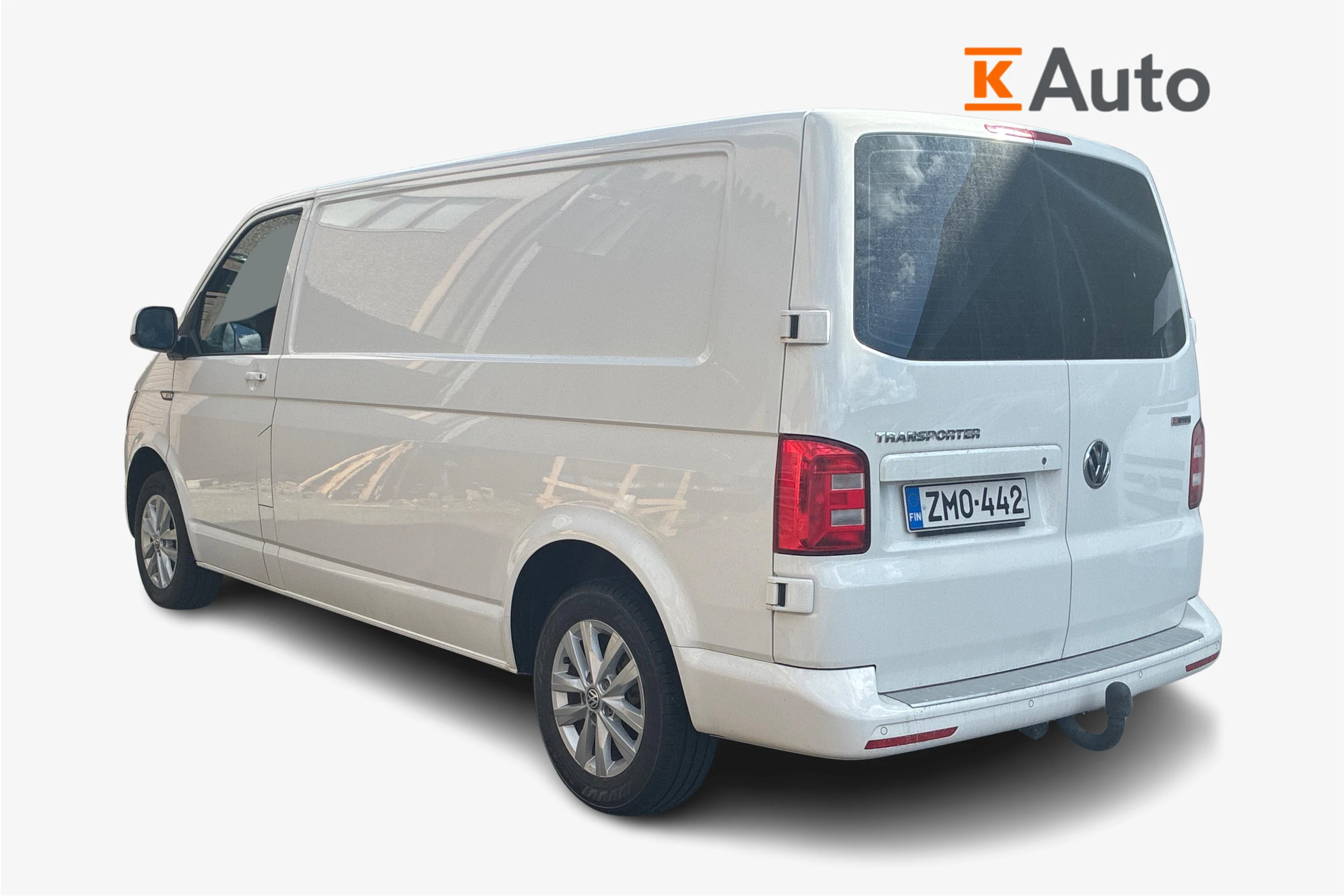 valkoinen Volkswagen Transporter 2019 kuva 2.