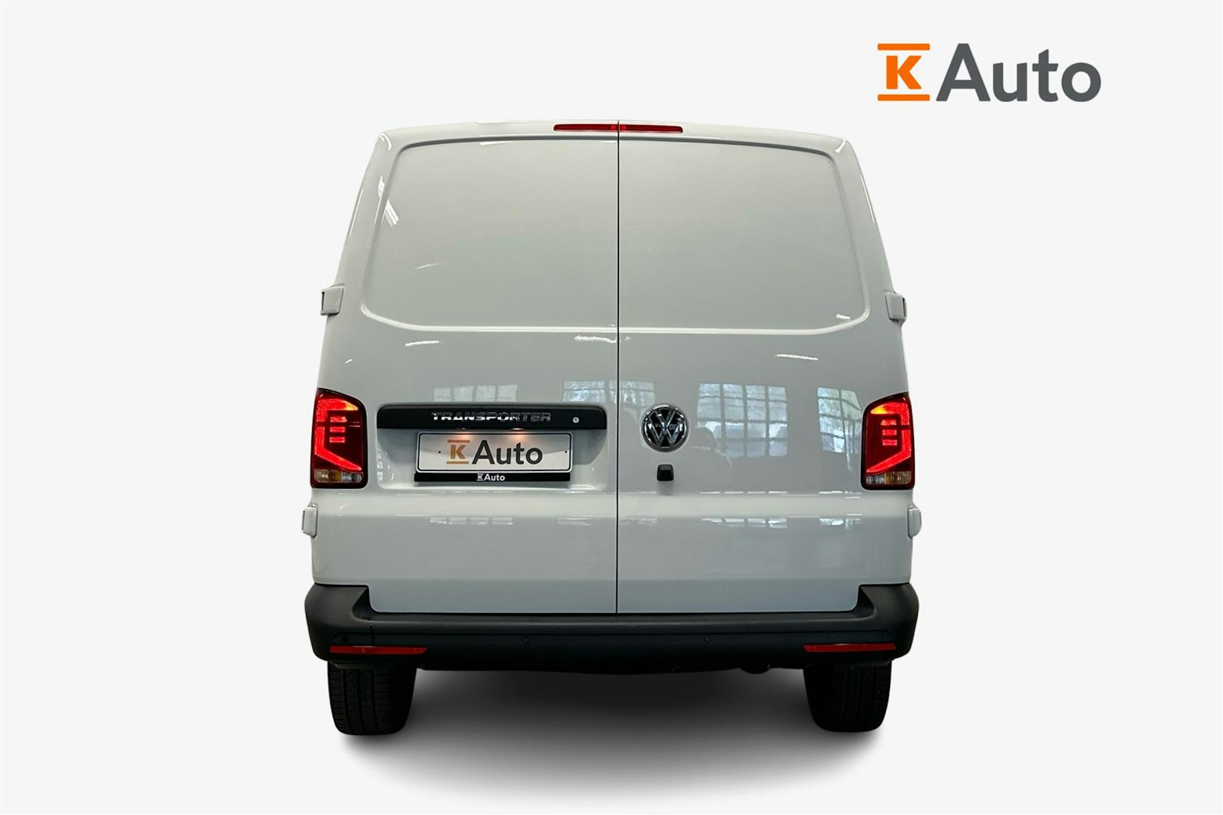valkoinen Volkswagen Transporter 2020 kuva 3.