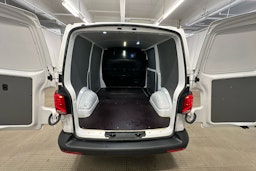 valkoinen Volkswagen Transporter 2020 kuva 21.