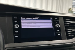 valkoinen Volkswagen Transporter 2020 kuva 16.