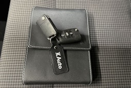 valkoinen Volkswagen Transporter 2020 kuva 31.