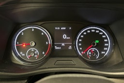 valkoinen Volkswagen Transporter 2020 kuva 14.