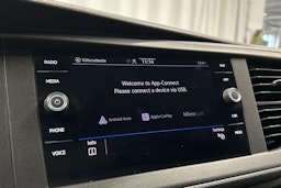 valkoinen Volkswagen Transporter 2020 kuva 17.
