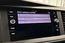 valkoinen Volkswagen Transporter 2020 kuva 19.