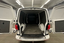 valkoinen Volkswagen Transporter 2020 kuva 20.